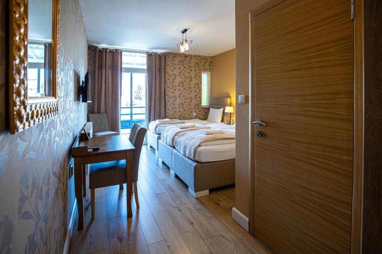 So&Sol Boutique Hotel, 투즐라 외부 사진